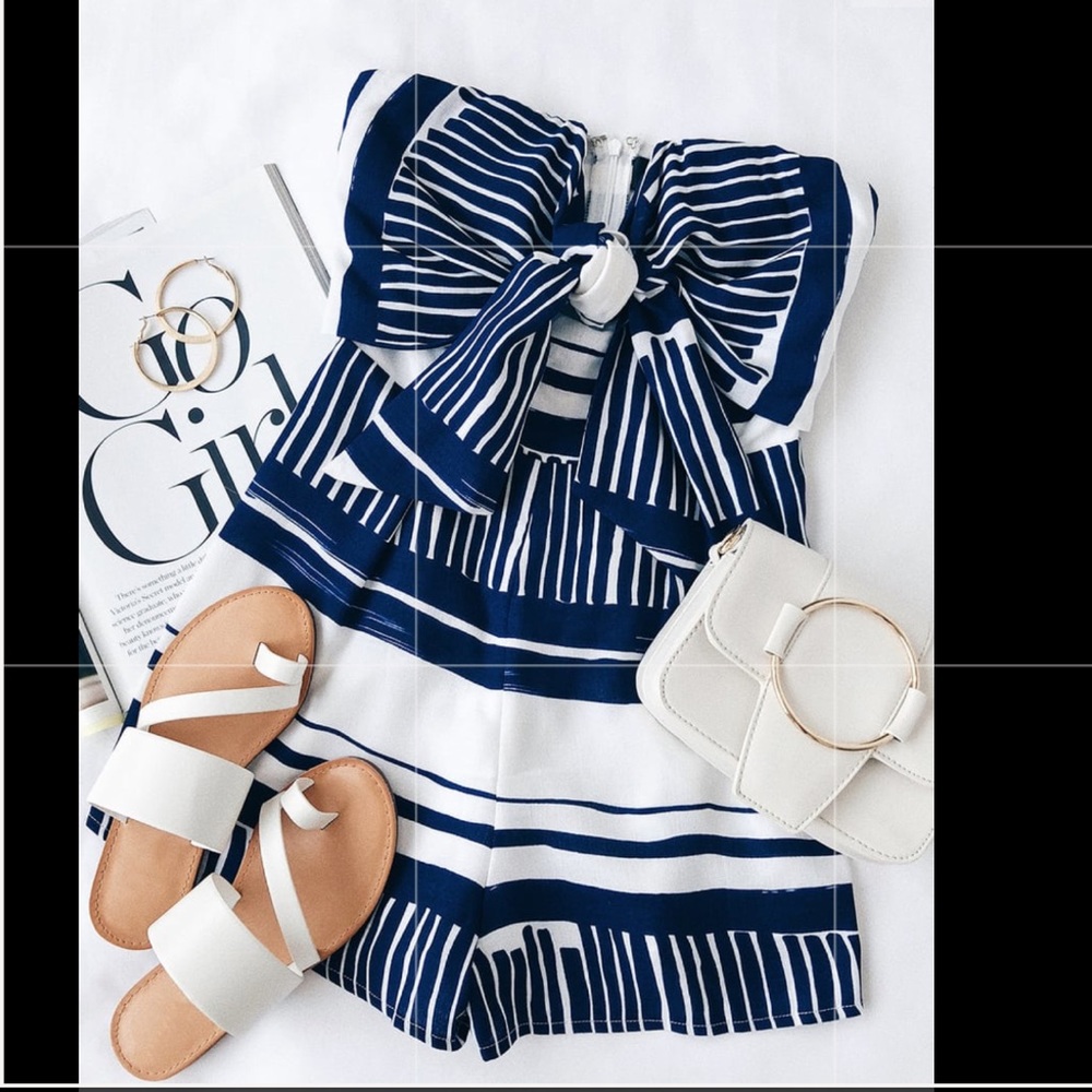 Lulu’s Delphi Tie-Front Strapless Romper